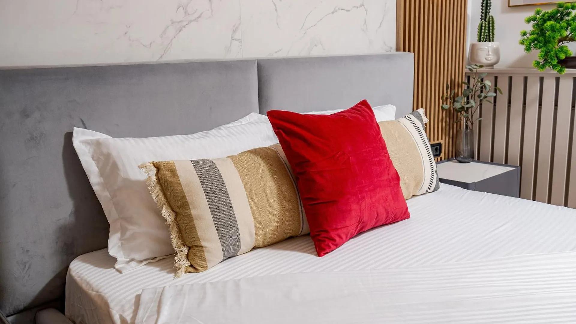 Romana Vibe Elegance In The Heart Of The City Bucareste