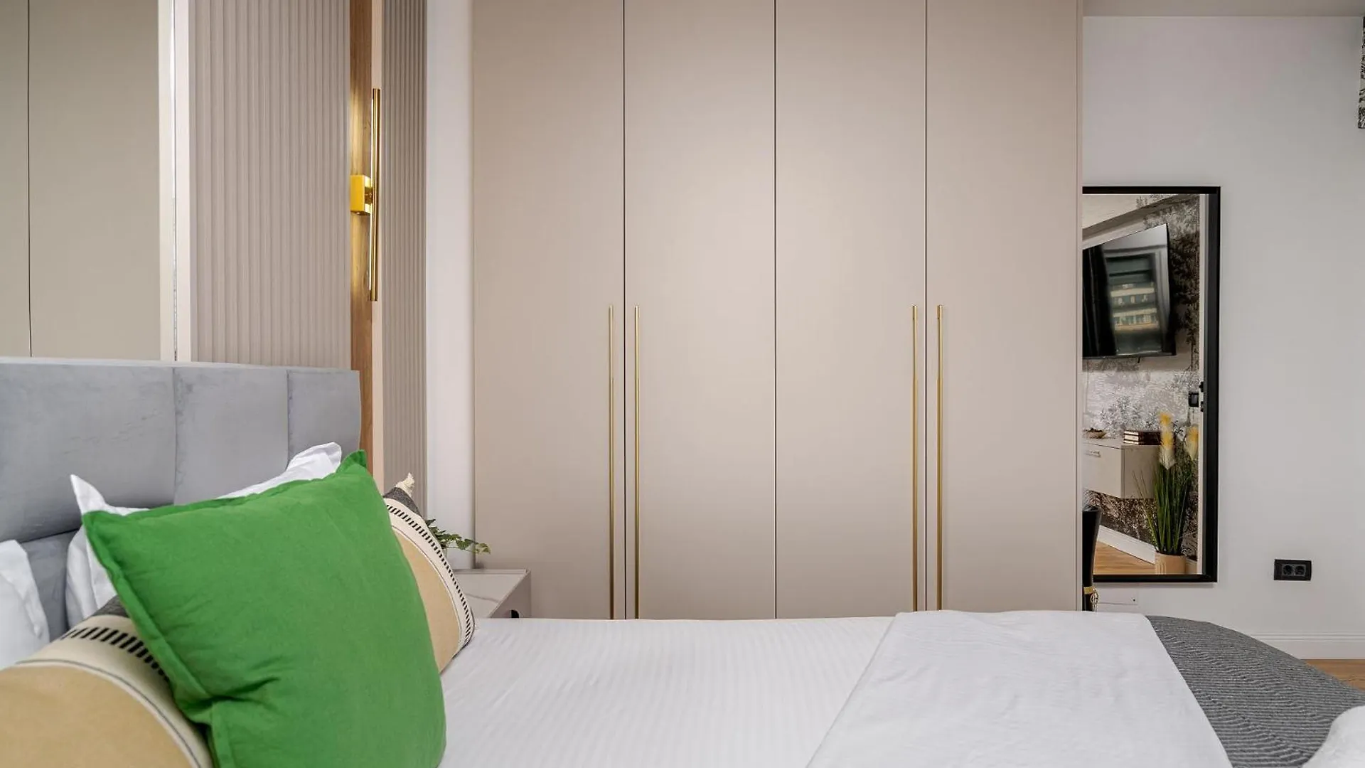Romana Vibe Elegance In The Heart Of The City Bucareste Apartamento